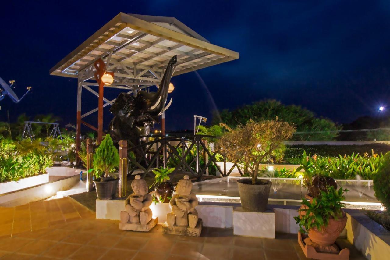 Sky View Hotel Bagan Dış mekan fotoğraf