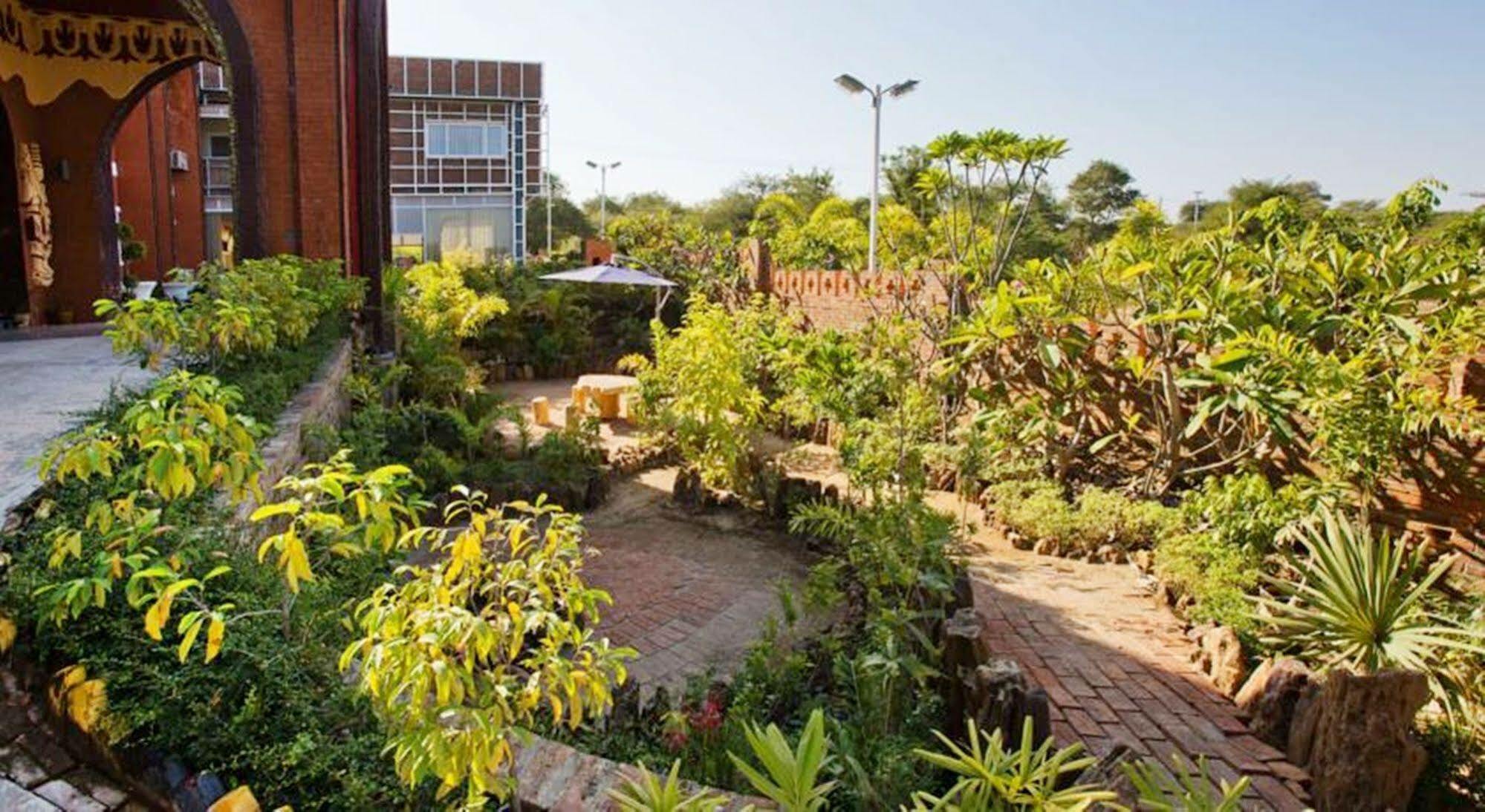 Sky View Hotel Bagan Dış mekan fotoğraf